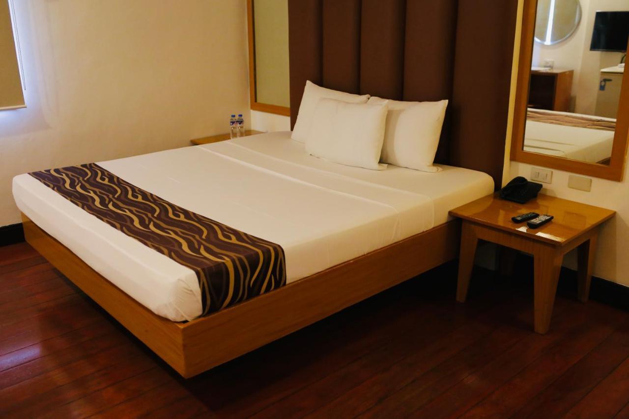 Amalfi718 Hotel Lipa City Exterior photo